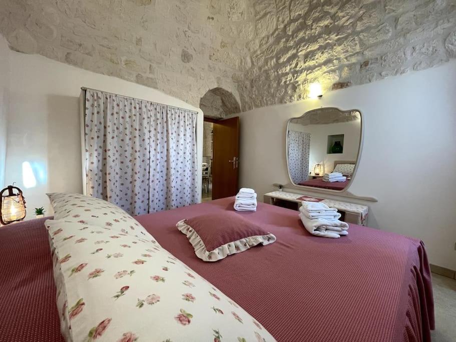 Valle D'Itria Trullo Sovrano Sul Monte Cisternino Zewnętrze zdjęcie