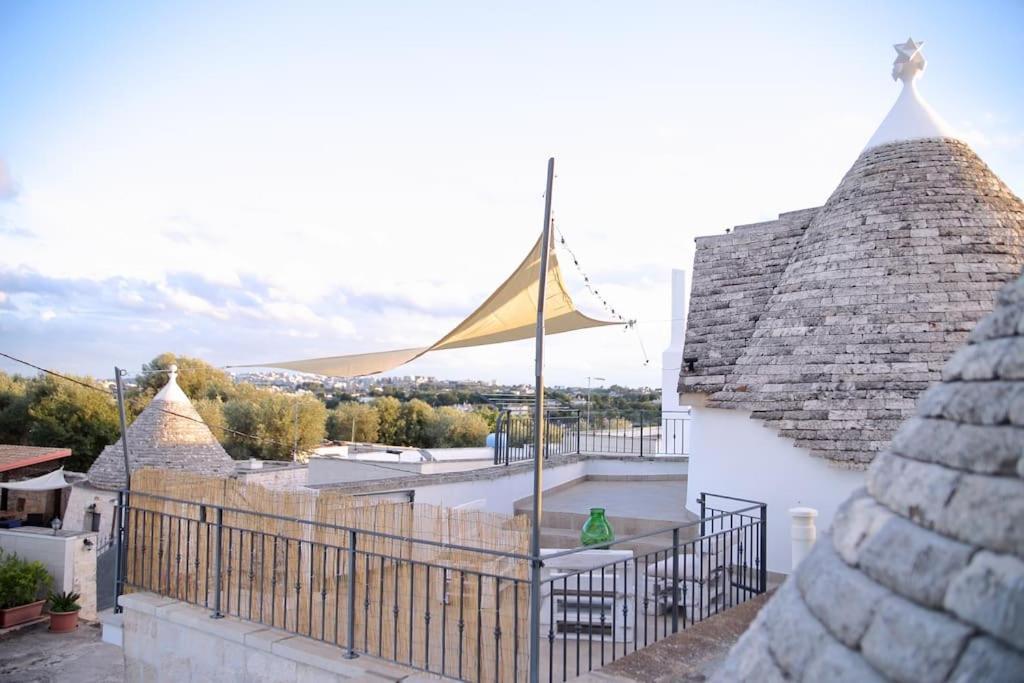 Valle D'Itria Trullo Sovrano Sul Monte Cisternino Zewnętrze zdjęcie